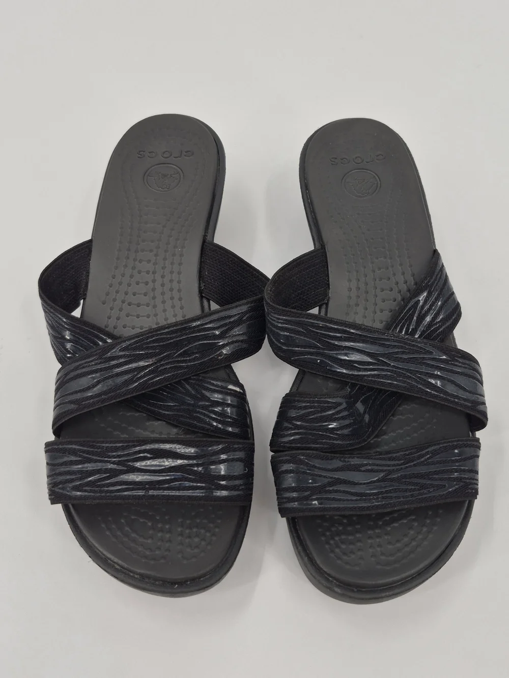 Women’s Crocs Molalla II Black Criss-Cross Sandals Size 7W
